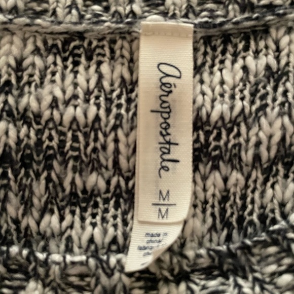 Aeropostale Knit Sweater Soft size Medium Black and White Long Sleeve Pullover - Picture 2 of 6